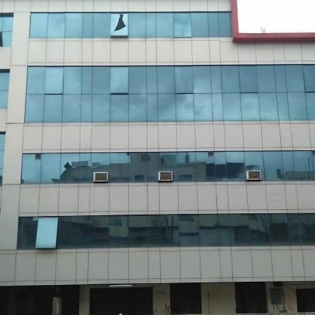 Iroomz Hoysala Residency ベッラーリ エクステリア 写真
