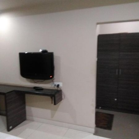 Iroomz Hoysala Residency ベッラーリ エクステリア 写真