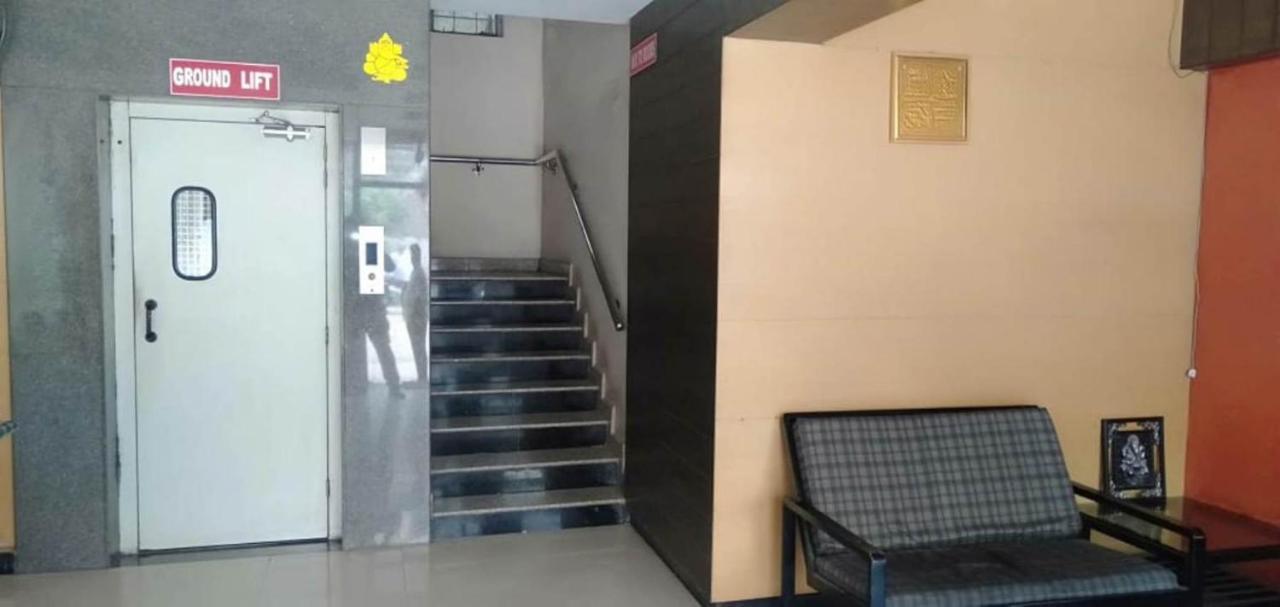 Iroomz Hoysala Residency ベッラーリ エクステリア 写真