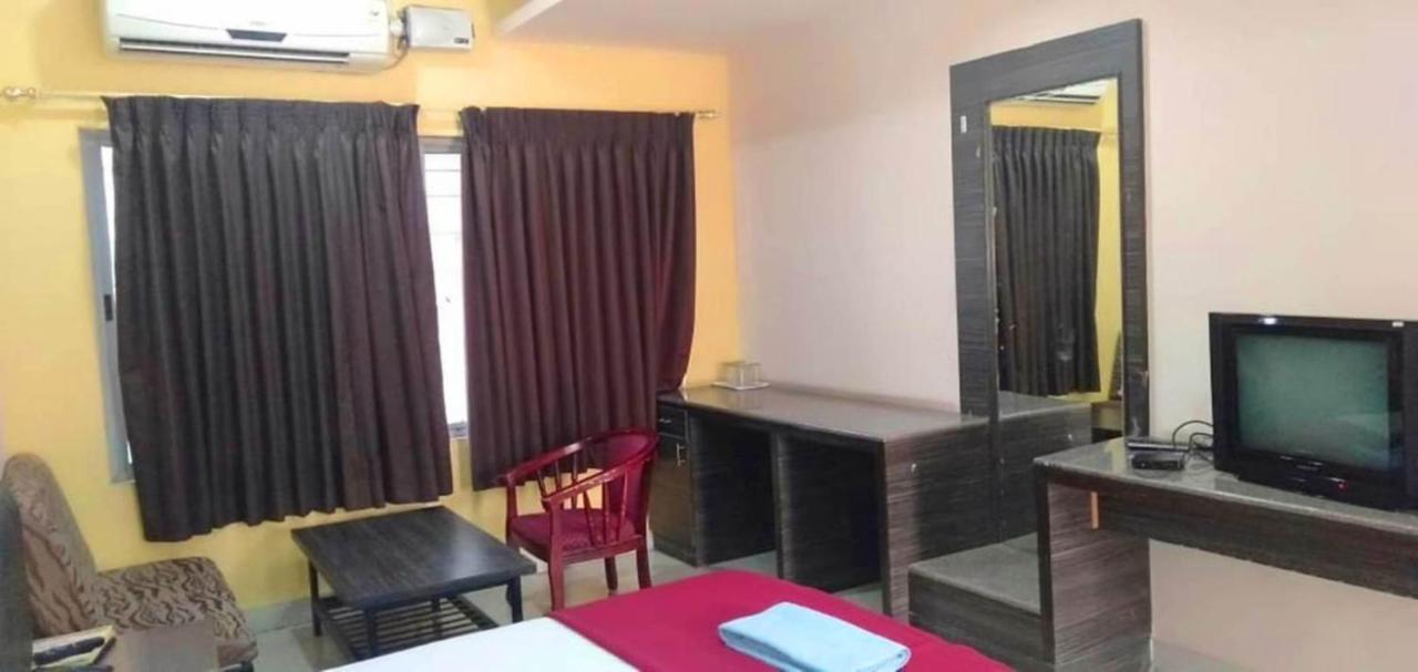 Iroomz Hoysala Residency ベッラーリ エクステリア 写真