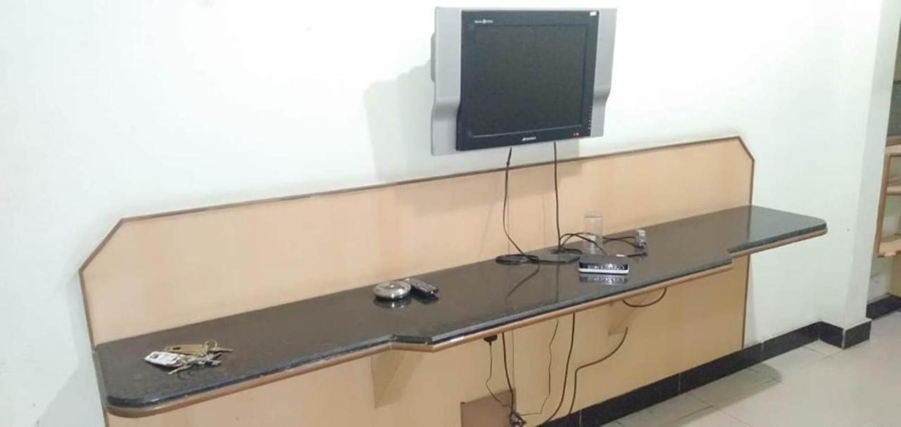 Iroomz Hoysala Residency ベッラーリ エクステリア 写真