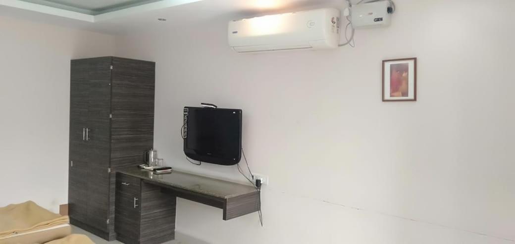 Iroomz Hoysala Residency ベッラーリ エクステリア 写真