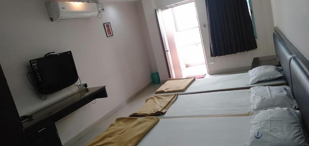 Iroomz Hoysala Residency ベッラーリ エクステリア 写真