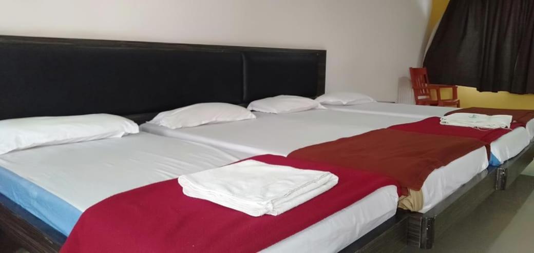 Iroomz Hoysala Residency ベッラーリ エクステリア 写真