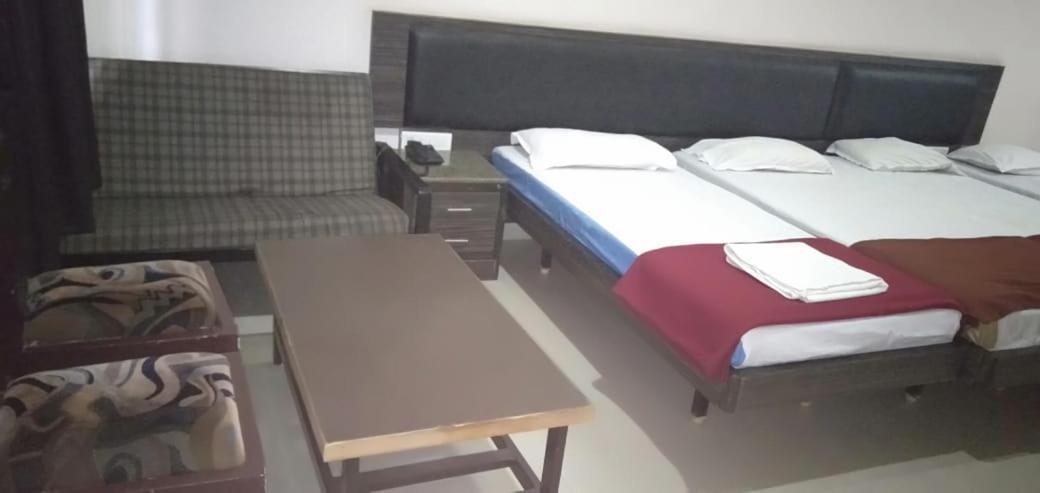 Iroomz Hoysala Residency ベッラーリ エクステリア 写真
