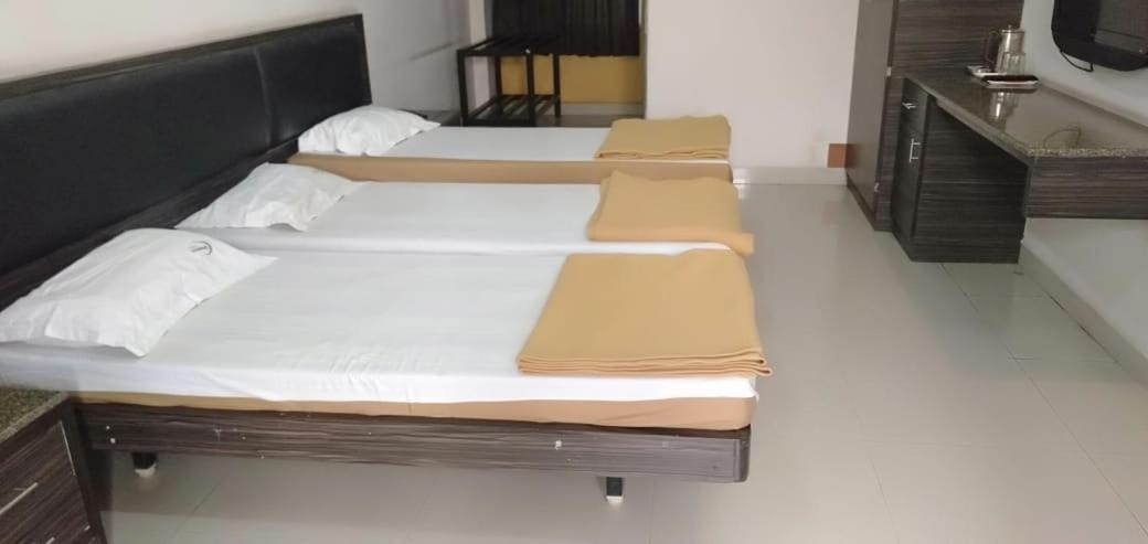 Iroomz Hoysala Residency ベッラーリ エクステリア 写真