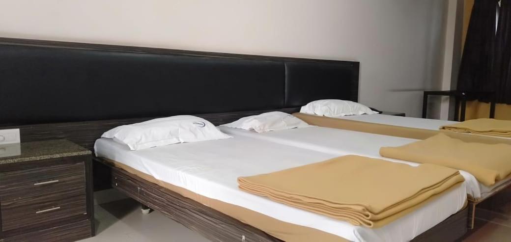 Iroomz Hoysala Residency ベッラーリ エクステリア 写真
