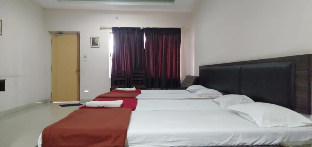 Iroomz Hoysala Residency ベッラーリ エクステリア 写真