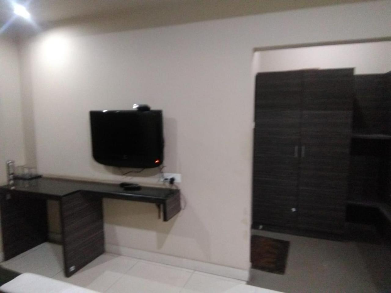Iroomz Hoysala Residency ベッラーリ エクステリア 写真
